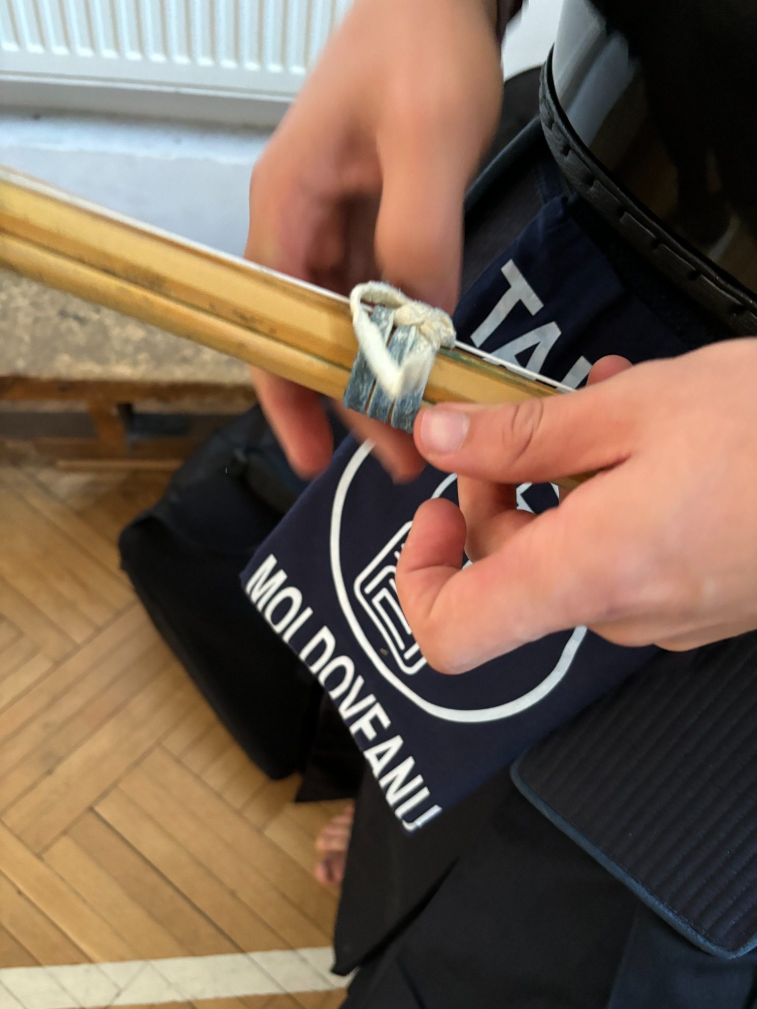 Detaliu cu shinai și echipament Taiken